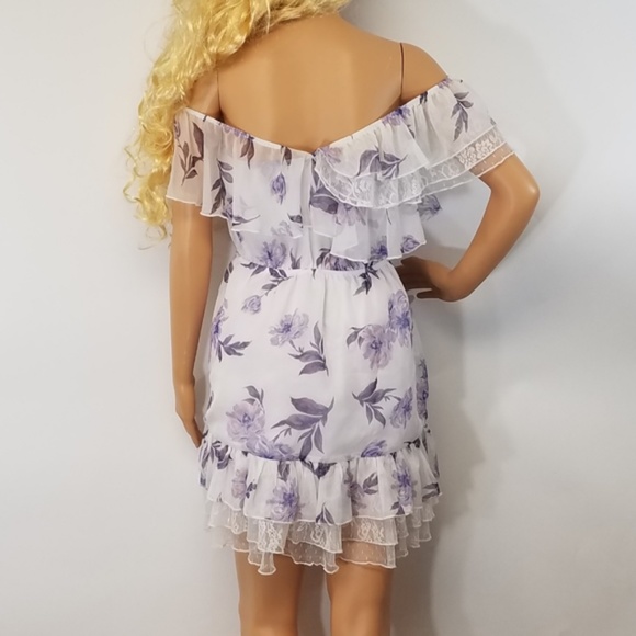 Tobi Dress Marion Off Shoulder Skater Floral - Picture 2 of 11